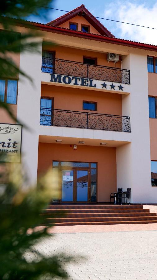 Motel Infinit Târgu Jiu Zewnętrze zdjęcie